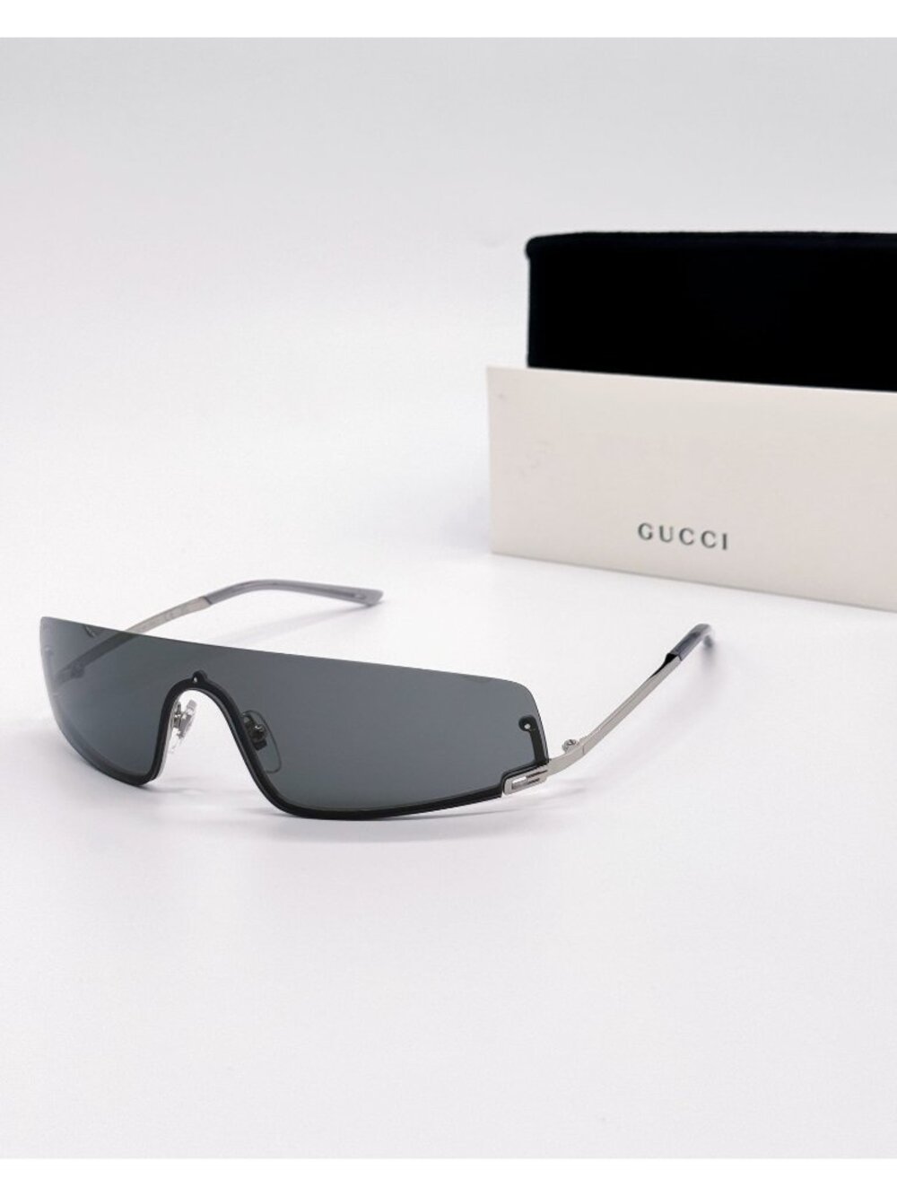 NEW GUCCI SUNGLASSES GG1561S 001 SILVER SHIELD UNISEX GUCCI EYEWEAR - Picture 2 of 14